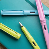 Lamy Safari Fountain Pen - Deelite Special Edition - Spring Green -  - Fountain Pens - Bunbougu
